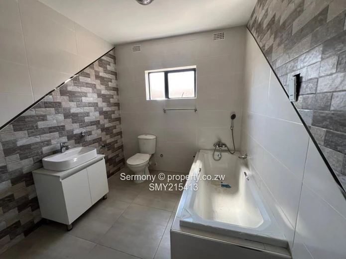 Luxurious 4-Bed Townhouse in Marlborough Up For Grabs 