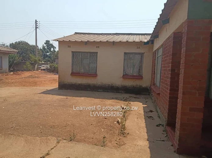 Chitungwiza Unit M House For Sale 