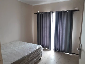 2 Bedroom Flat & Apartment