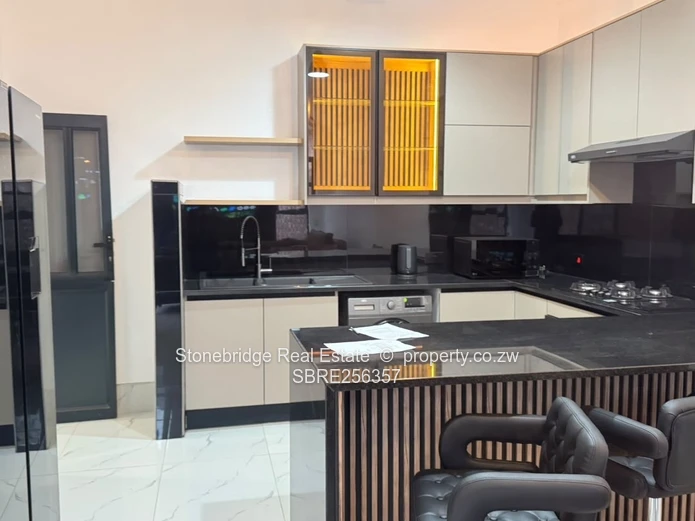 3 Bedroom Townhouse in Hillside For Sale