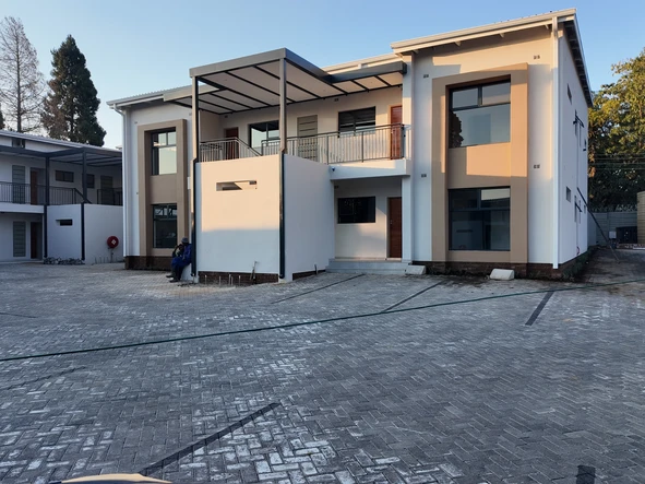2 Bedroom Flat & Apartment