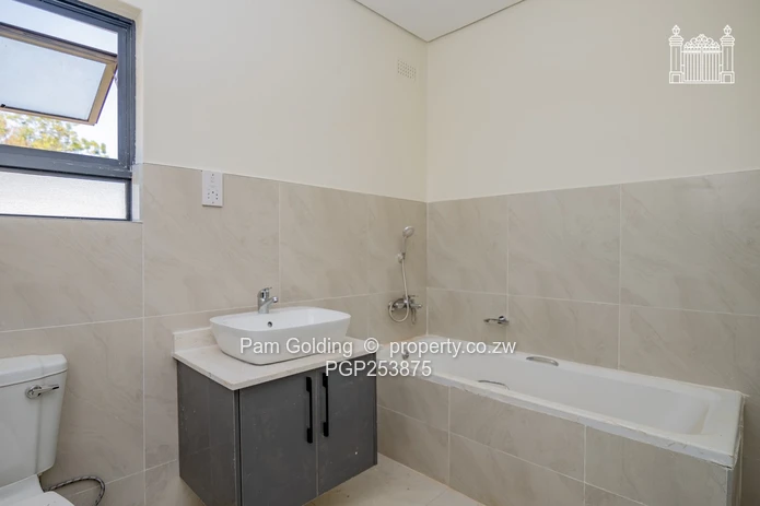 Modern 2-Bedroom Cluster Home In Marlborough