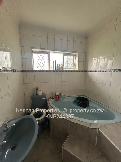 Neat 4 Bedroom Family Home on Spacious Stand (Sole Mandate)