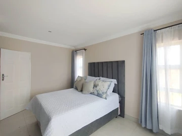 3 Bedroom Flat & Apartment