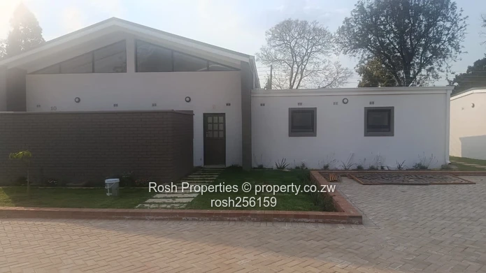 Modern 2-Bed Garden Flat with Borehole in Marlborough