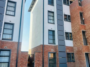 2 Bedroom Flat & Apartment