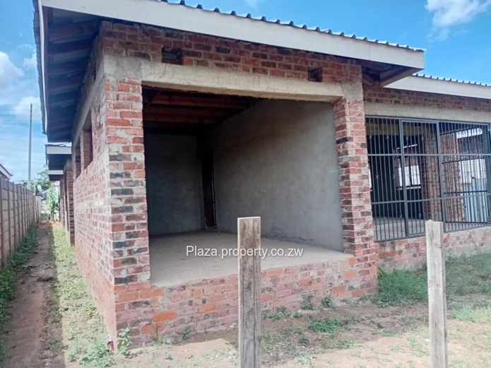 Incomplete house for sale in Glen View Extension