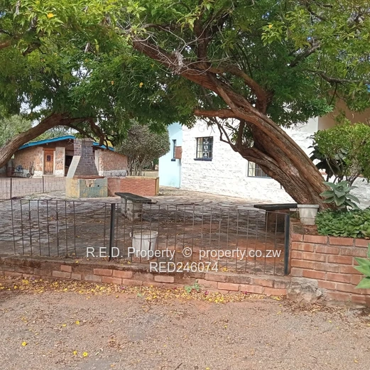 4-Bedroom Home In Hillside To Let !