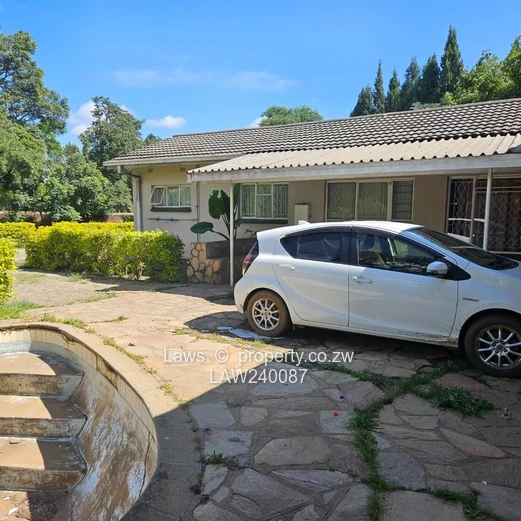 Strategical location on a main Road