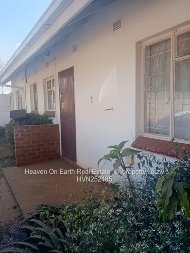 Secure 2 bedroomed flat on 2nd street !! (Sole Mandate)