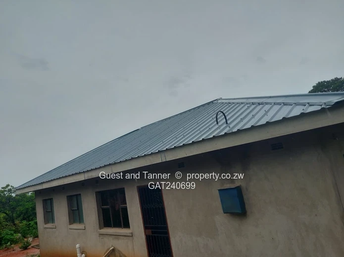 1050sqm stand in Crowhill with Partly Finished 2-Bedroom Cottage