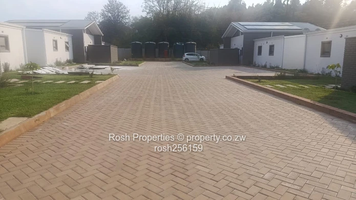 Modern 2-Bed Garden Flat with Borehole in Marlborough