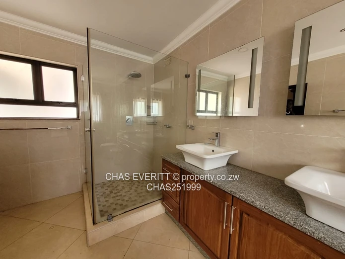 Umwinsidale 8 bed House for sale