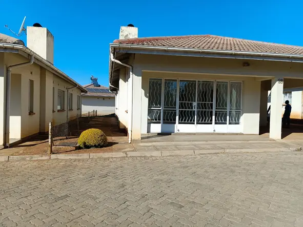 12 Unit Townhouse Complex