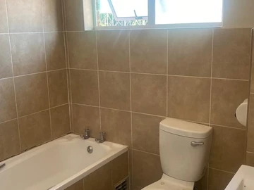 3 Bedroom Flat & Apartment