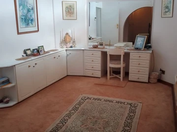 3 Bedroom Flat & Apartment