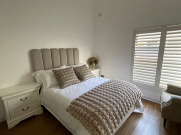 4 Bedroom Flat & Apartment