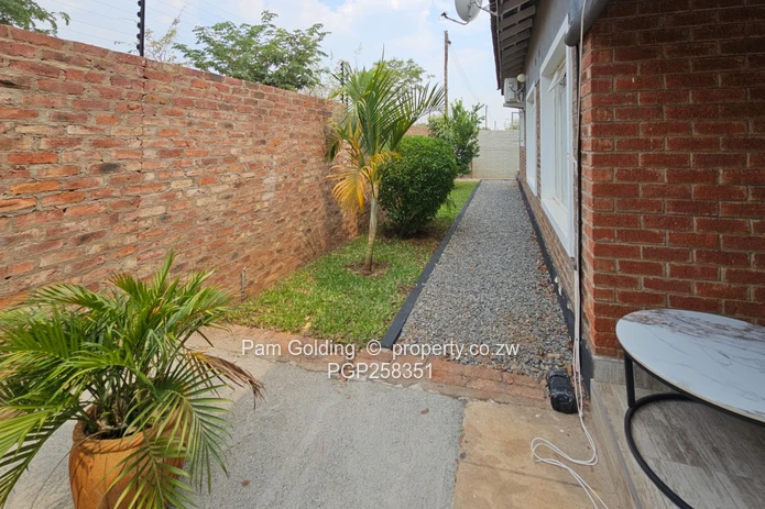 Victoria Falls 5 Bedroomed Property for Sale.