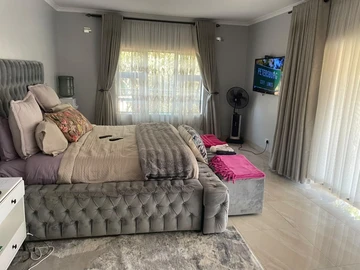 5 Bedroom House