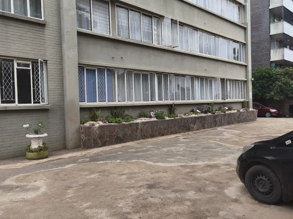 3 Bedroom Flat & Apartment