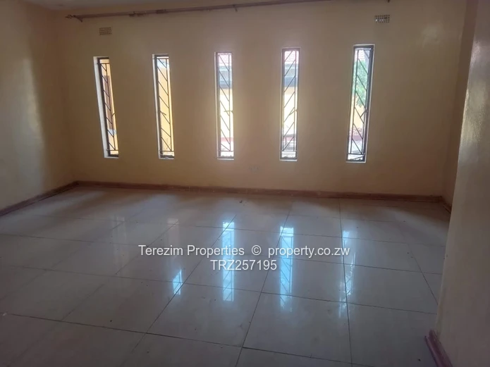 Zimre Park House to Let