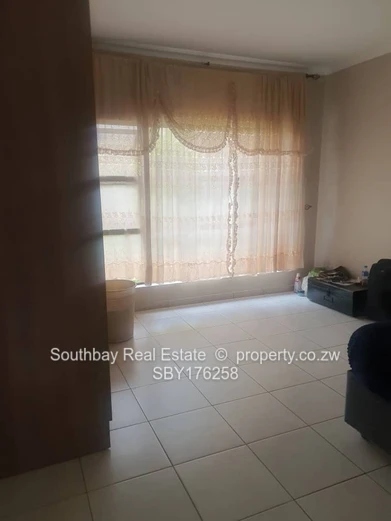 Elizabeth Windsor Gardens,3bed Garden Flat to let