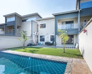 Modern, Upmarket Townhouse For Sale.