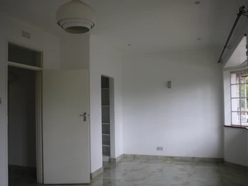 2 Bedroom Flat & Apartment