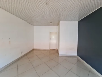 3 Bedroom Flat & Apartment