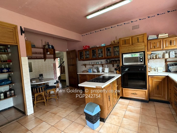 Tranquil Family Retreat With A Natural Stream