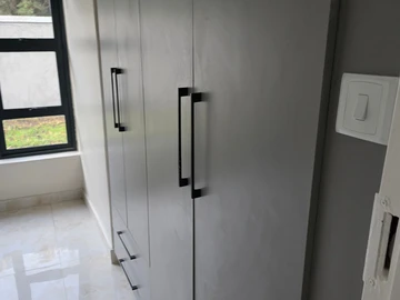 4 Bedroom Flat & Apartment