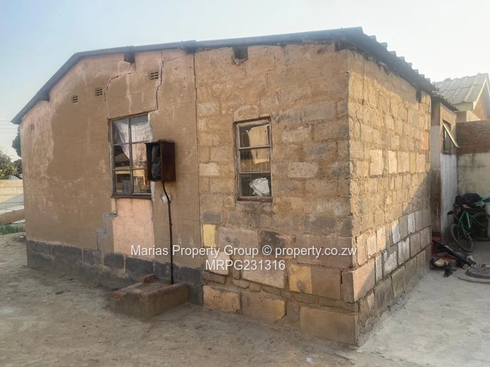 Glen Norah Block-Built Townhouse Complex — 2BR, Walled