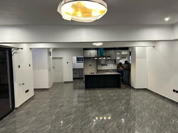 4 Bedroom Flat & Apartment