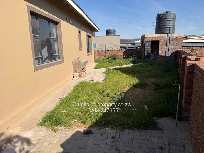 Arlington Townhouse with  Deed— 3-Bed, Fitted Kitchen & Solar