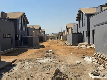 3 Bedroom Flat & Apartment