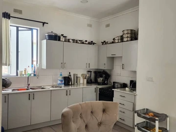 3 Bedroom Flat & Apartment