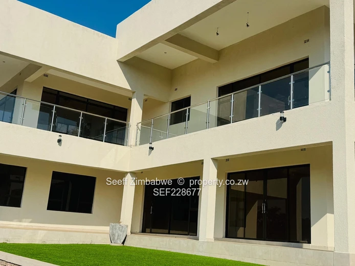 A Serene Luxury Home in Folyjon, Glen Lorne