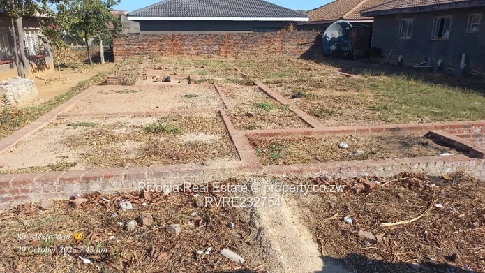 300m² Fully  Serviced Stand with box  Damofalls (Sole Mandate)