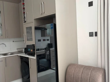 Flat & Apartment