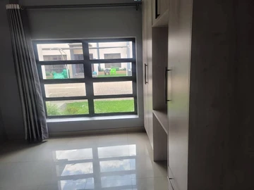3 Bedroom Flat & Apartment