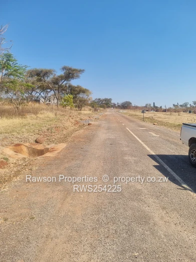 KINSLEY ESTATE 2000m² STAND FOR SALE!!!