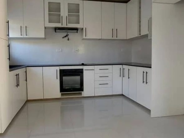 4 Bedroom Flat & Apartment