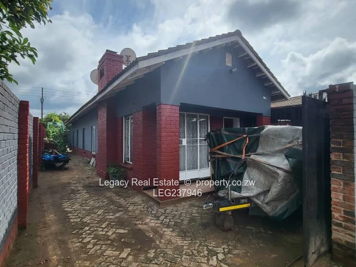 Budiriro 5 Property with Double Garage & 4 Bedrooms