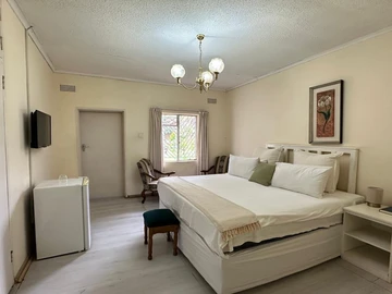 Hotel & Lodge