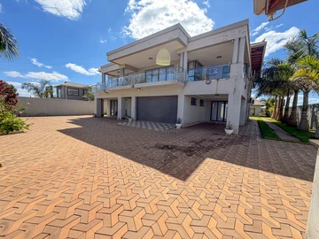 6 Bedroom House