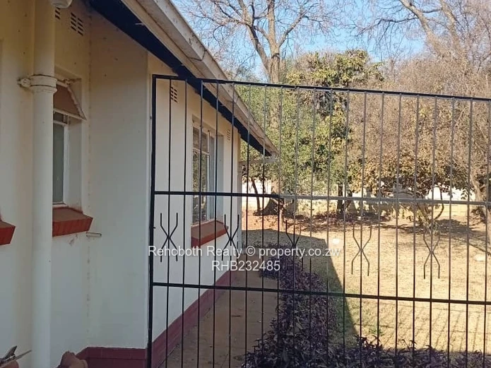 3 Bedroom for Rent in Hillside 