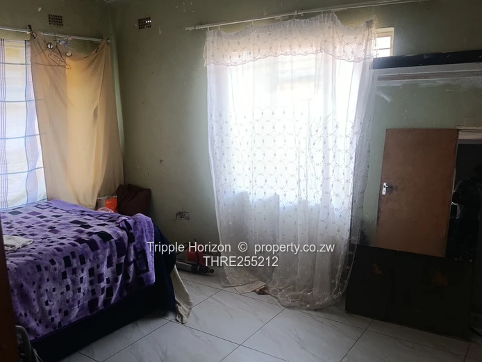 Chitungwiza unit M house for sale- Borehole