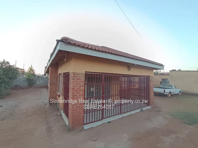 4 Bedroomed House in Mahatshula North For Rent