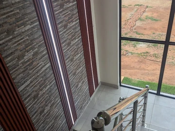 4 Bedroom Flat & Apartment