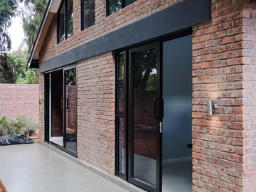 3 Bedroom Flat & Apartment